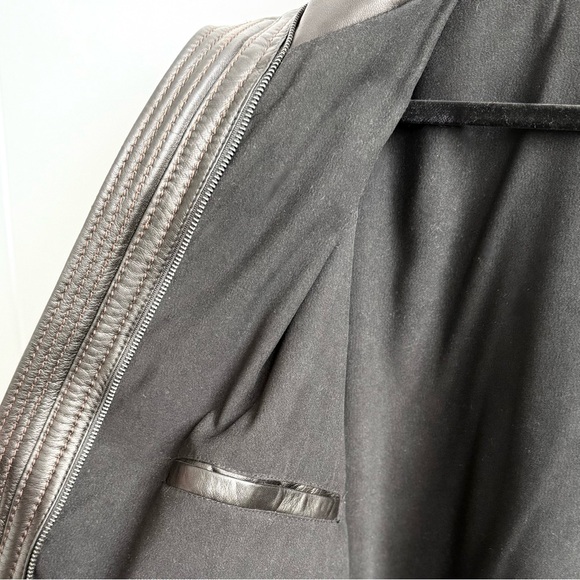 Andrew Marc VTG Black Leather Jacket with Removable Rabbit Fur Vest Lining - Picture 10 of 17